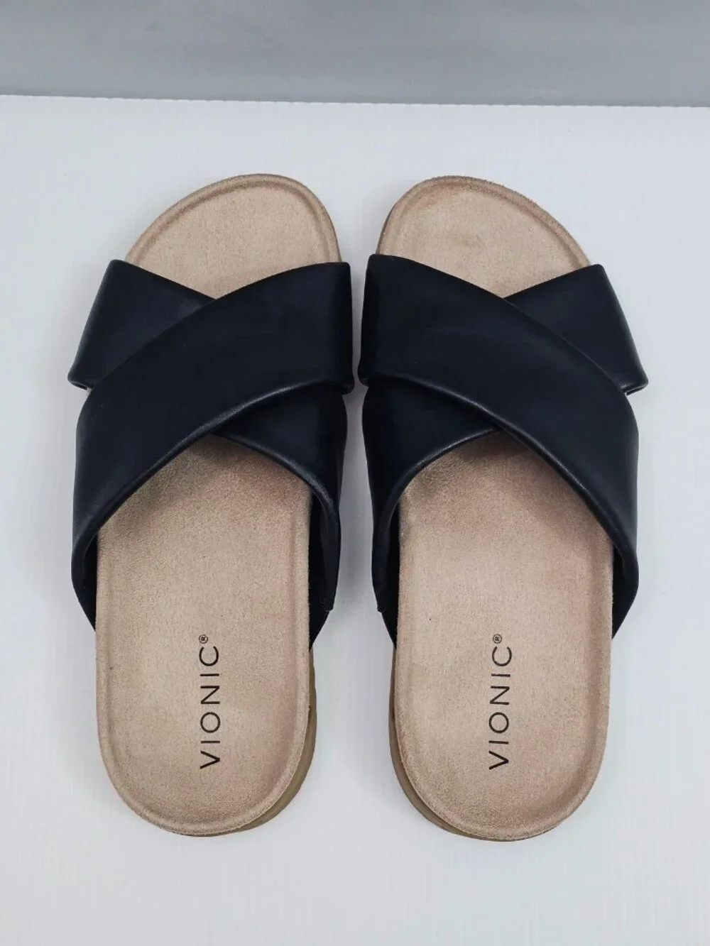 Vionic Black Cross‑Strap Comfort Slide